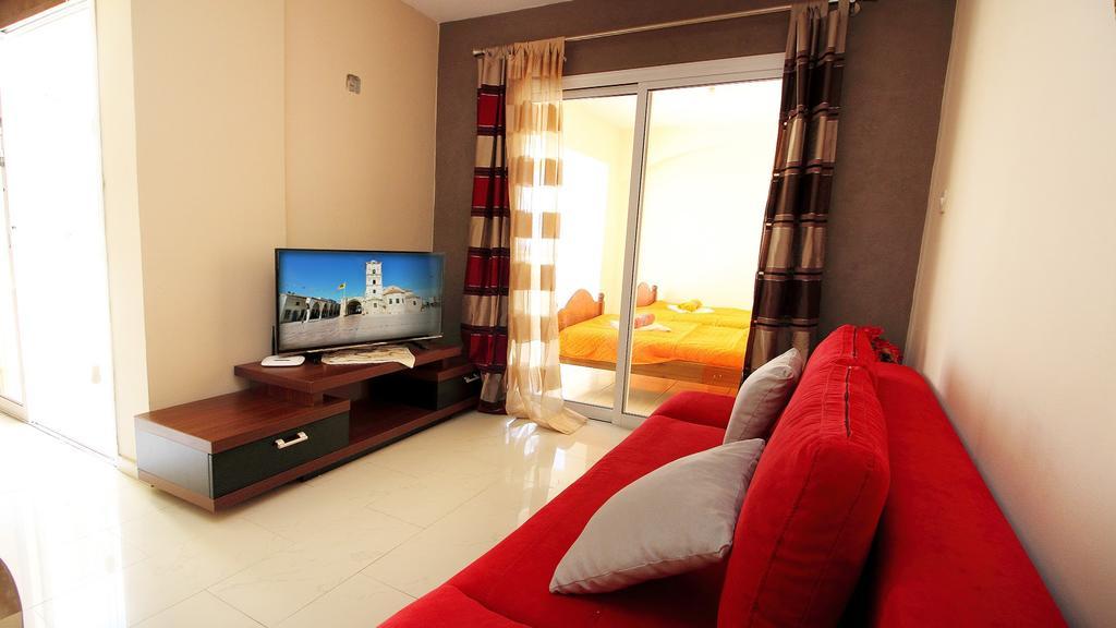 לרנקה Panikos Beach Apartment I מראה חיצוני תמונה