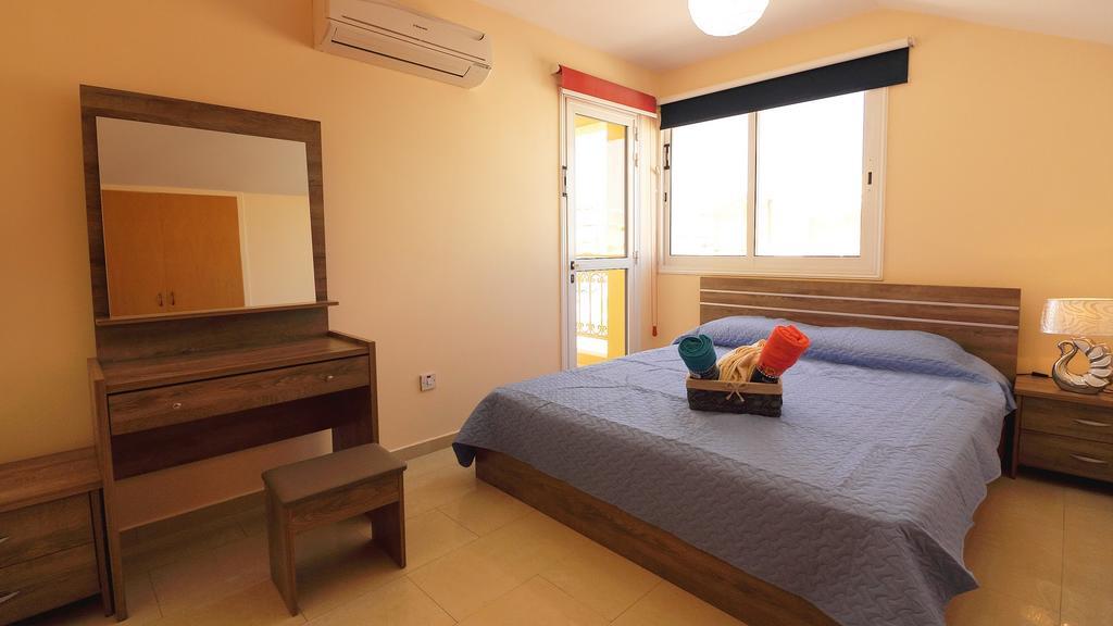 לרנקה Panikos Beach Apartment I מראה חיצוני תמונה